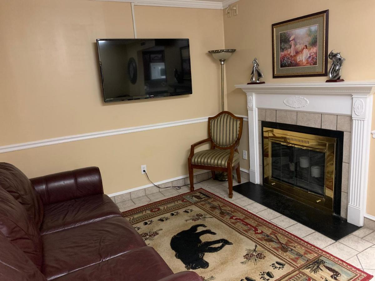 Oak Square Rentals Gatlinburg Room photo